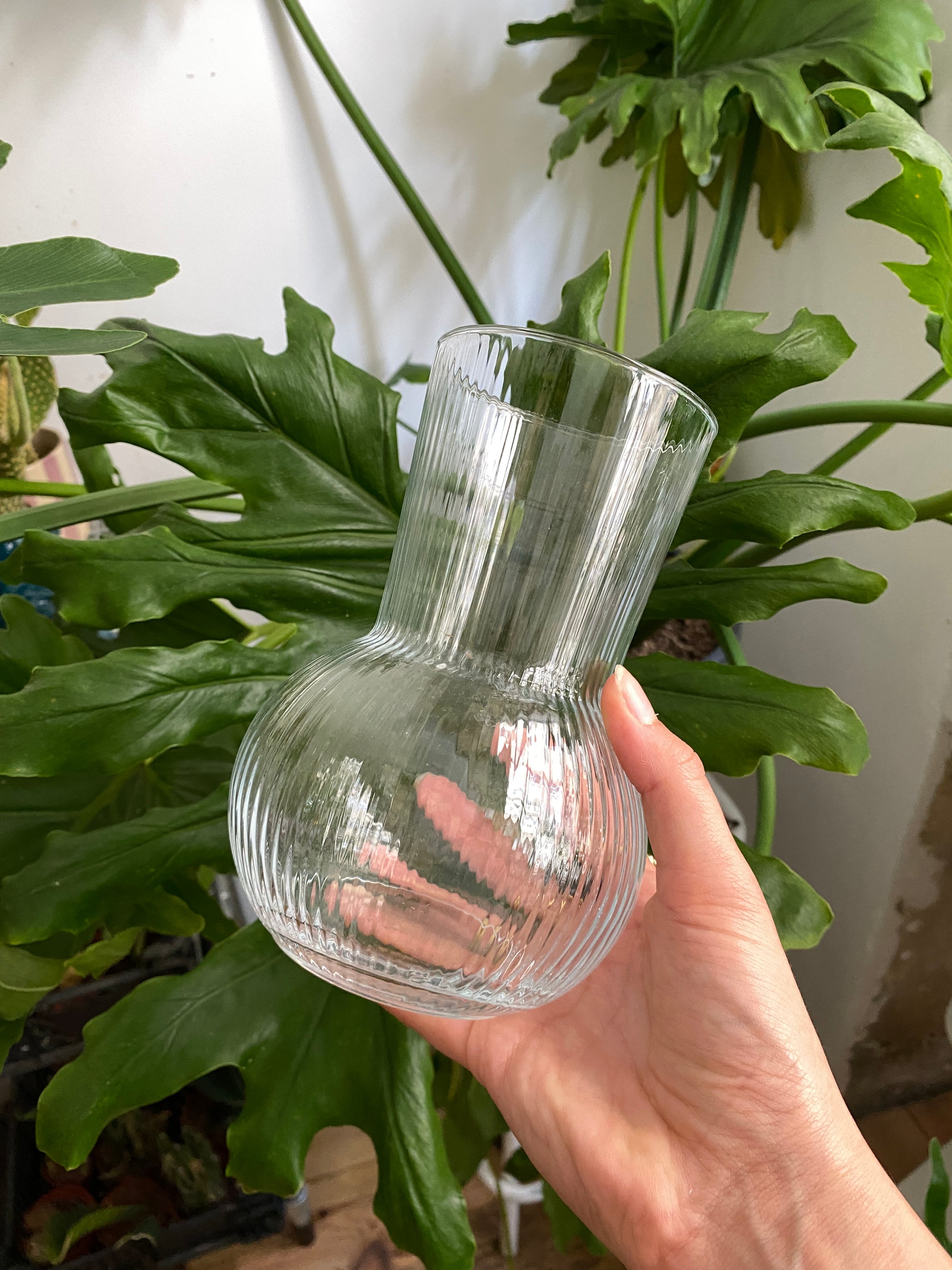 Petit vase en verre